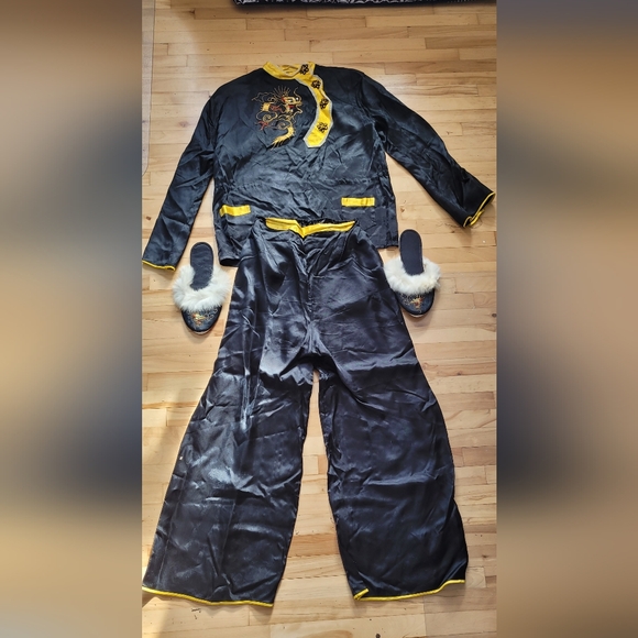 Vintage 50s Asian Embroidered dragon silk set - Picture 1 of 7